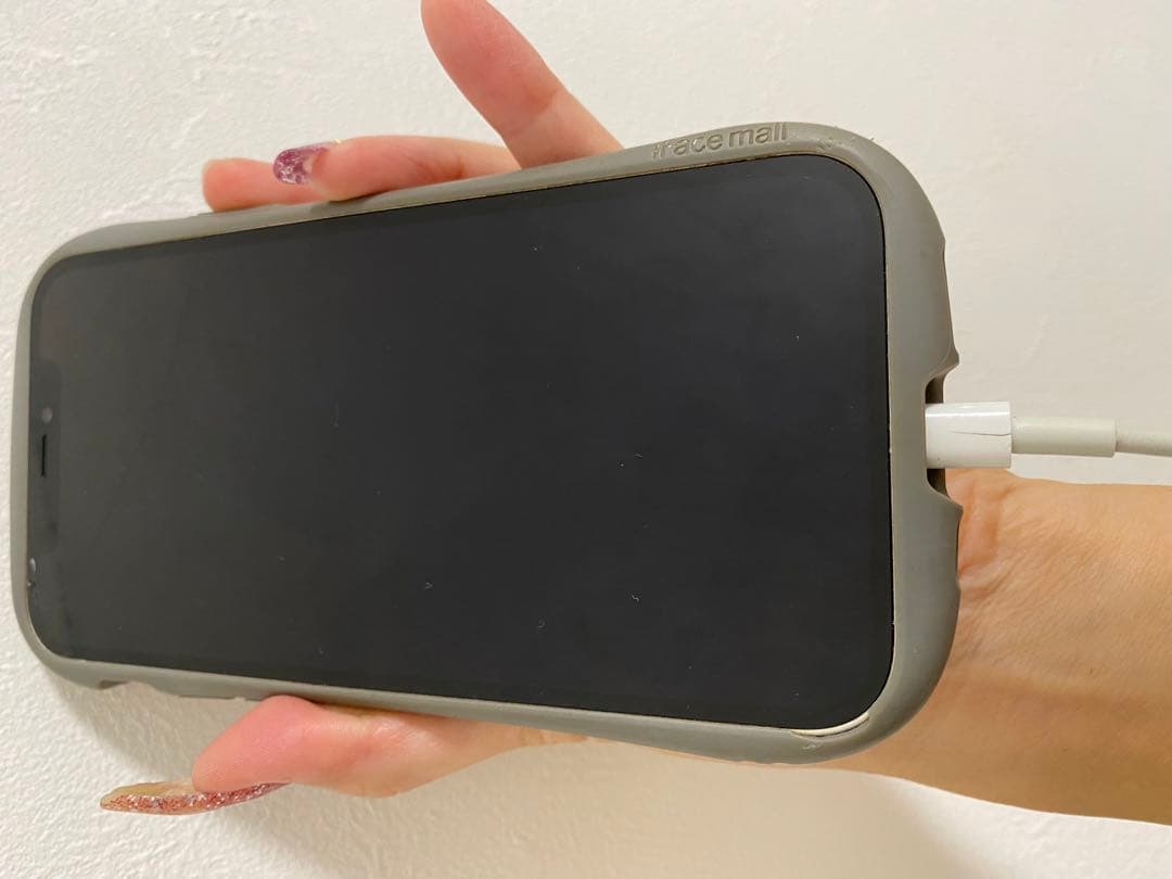 iPhone 12 ホワイト 64 GB SIMフリー　人気カバー付き