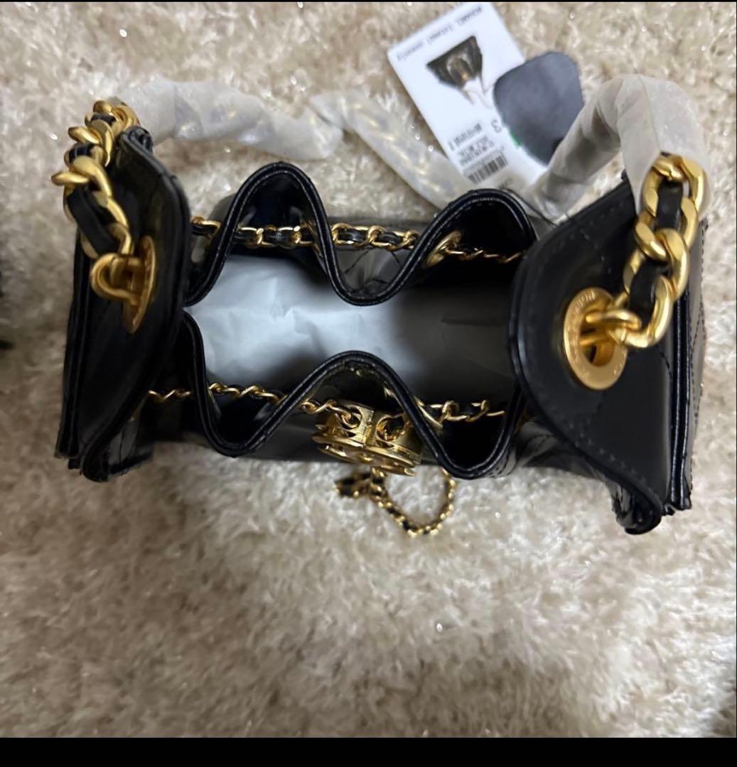 CHANEL ブラックレザーショルダーバッグ