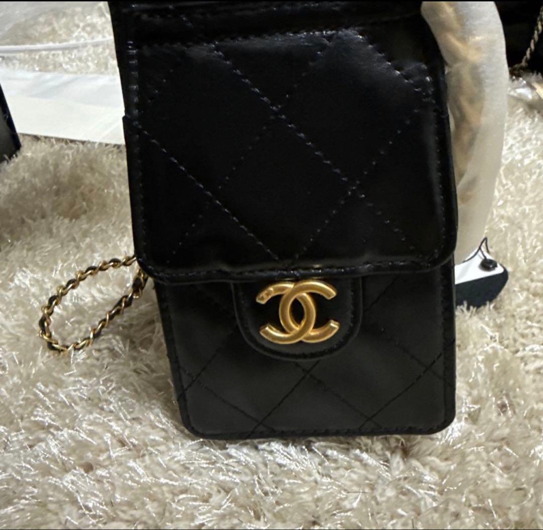 CHANEL ブラックレザーショルダーバッグ