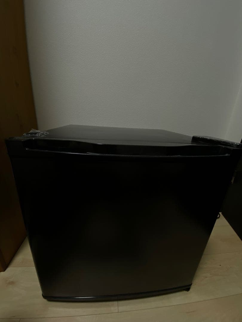 冷凍庫小型家庭用32L 右開きフリーザー JF032ML01GM マクスゼン