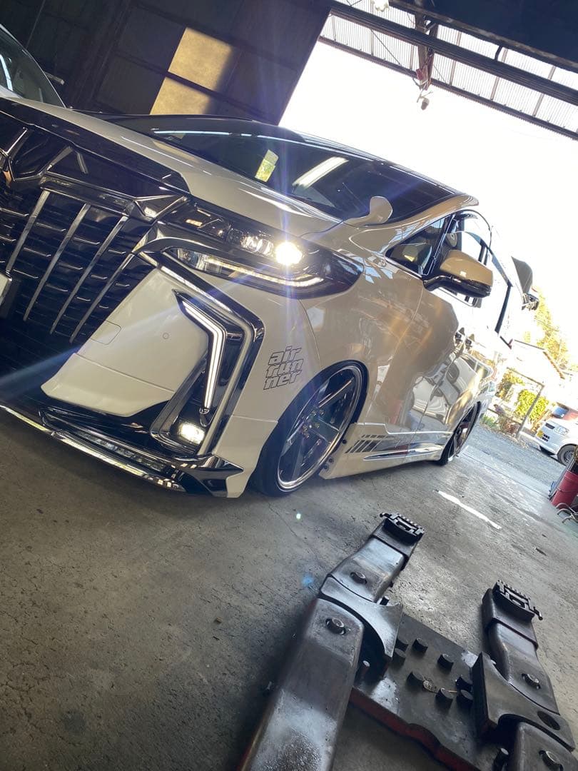 フロントのみ　イデアル、エアサス、アルファード、ベェルファイア