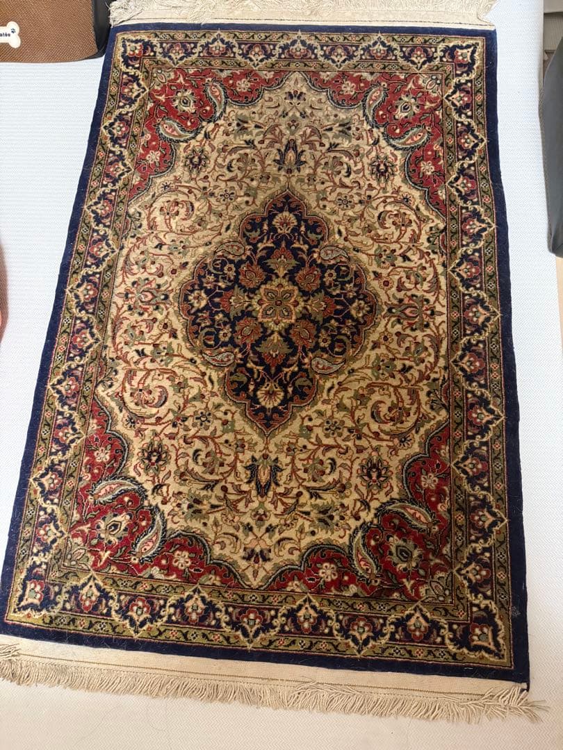 ペルシャ絨毯　　イラン　ウール