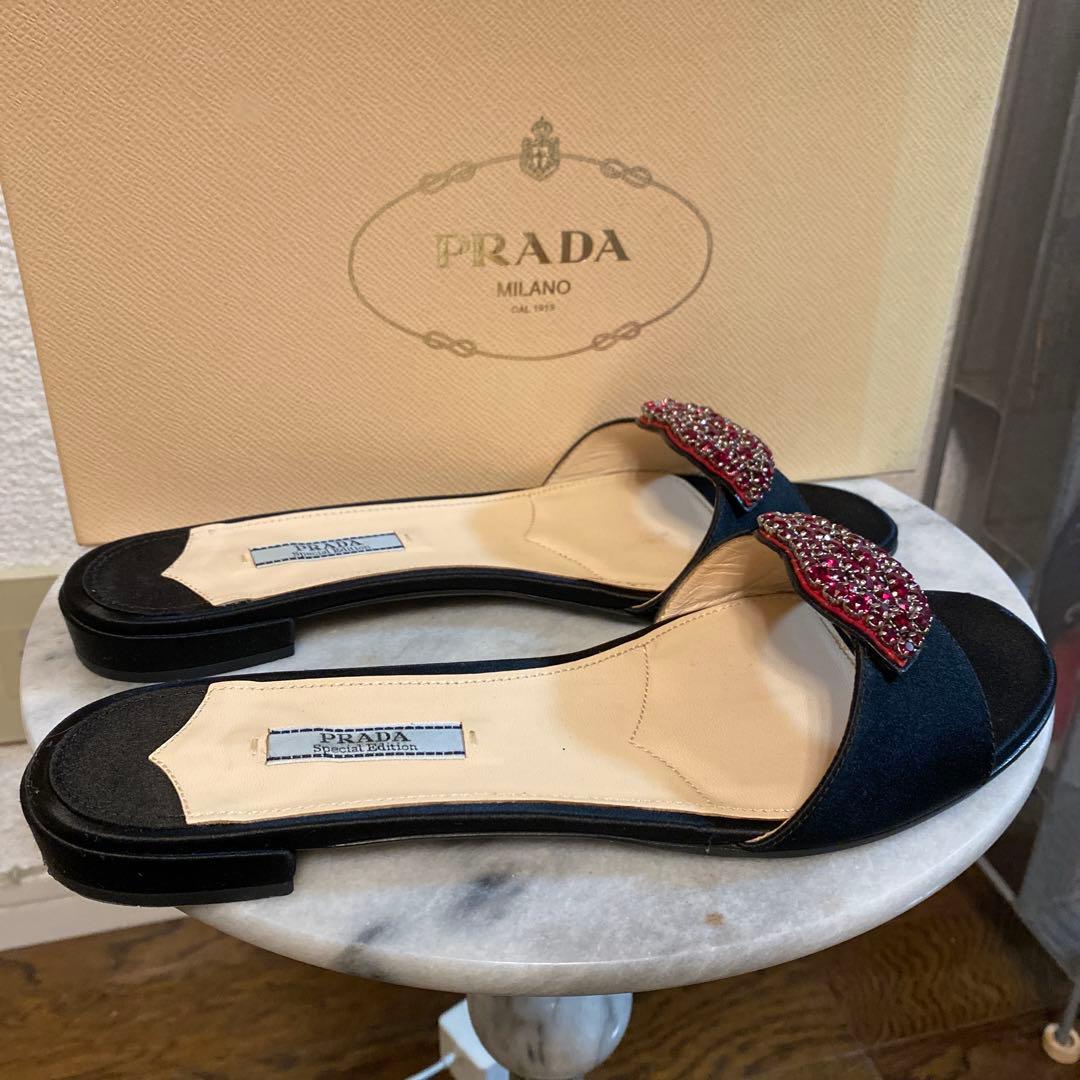 PRADA リップモチーフ ミュールサンダル