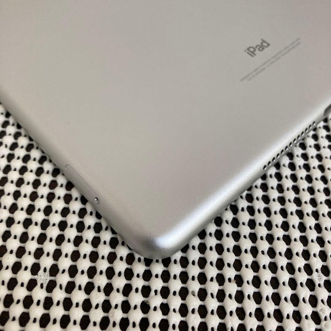 63【早い者勝ち】電池ほぼ新品☆iPad6 第6世代 32GB SIMフリー☆