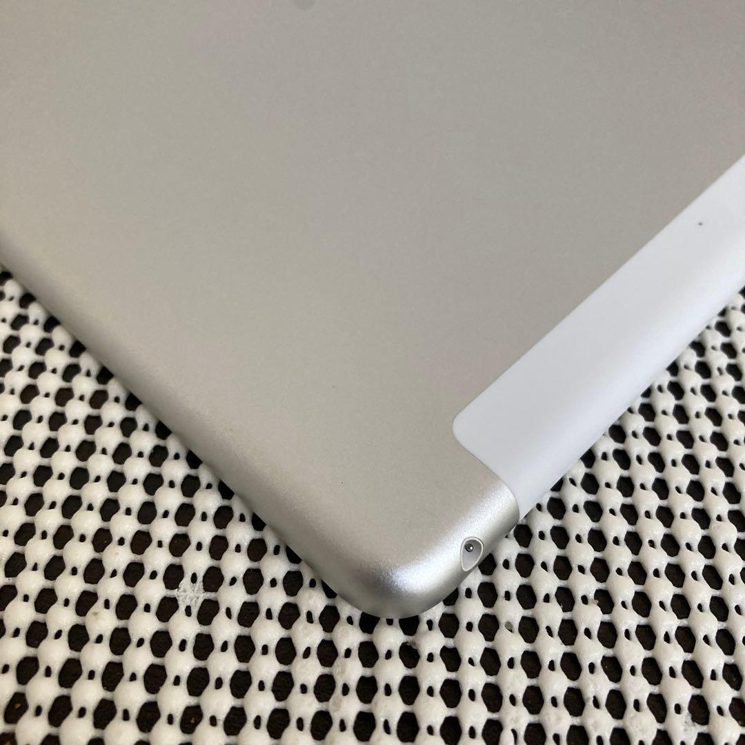 63【早い者勝ち】電池ほぼ新品☆iPad6 第6世代 32GB SIMフリー☆