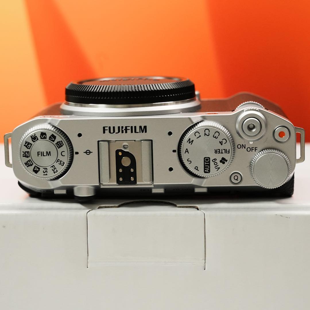 【シャッター1000回未満】FUJIFILM X-M5 ボディのみ