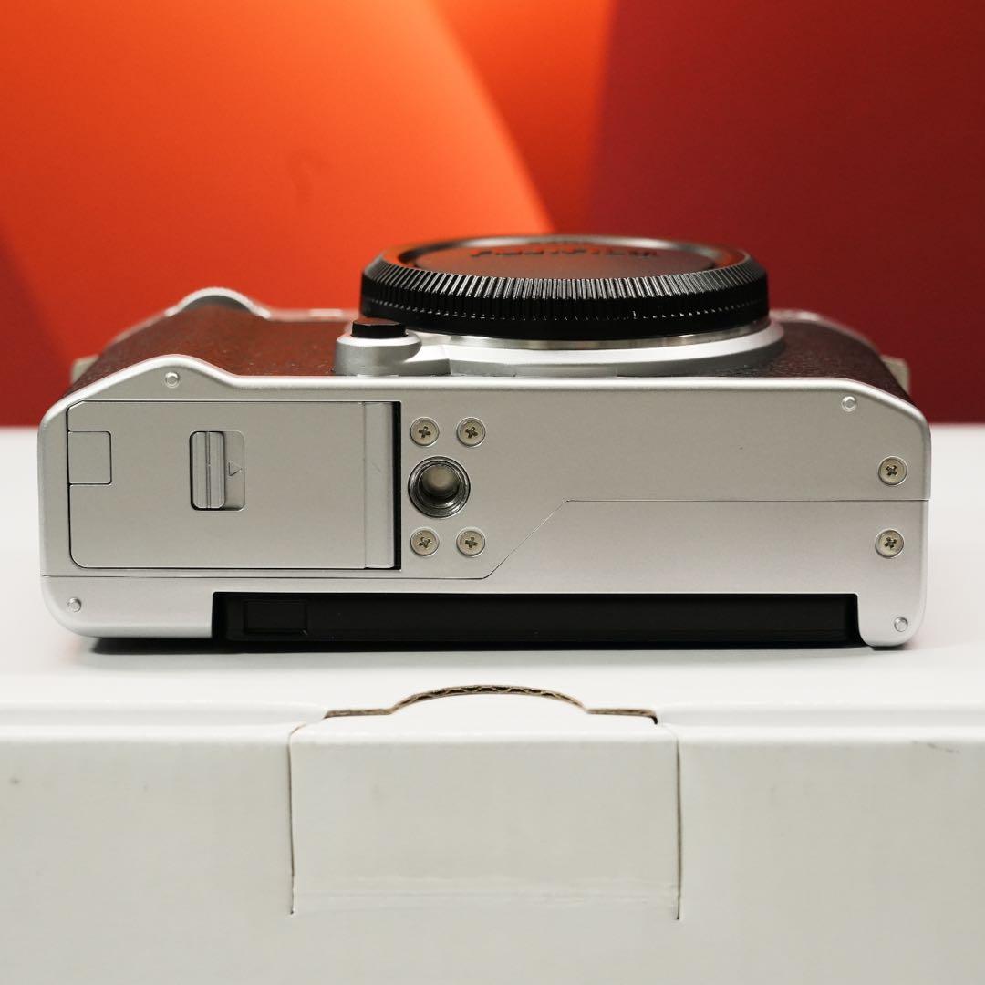 【シャッター1000回未満】FUJIFILM X-M5 ボディのみ