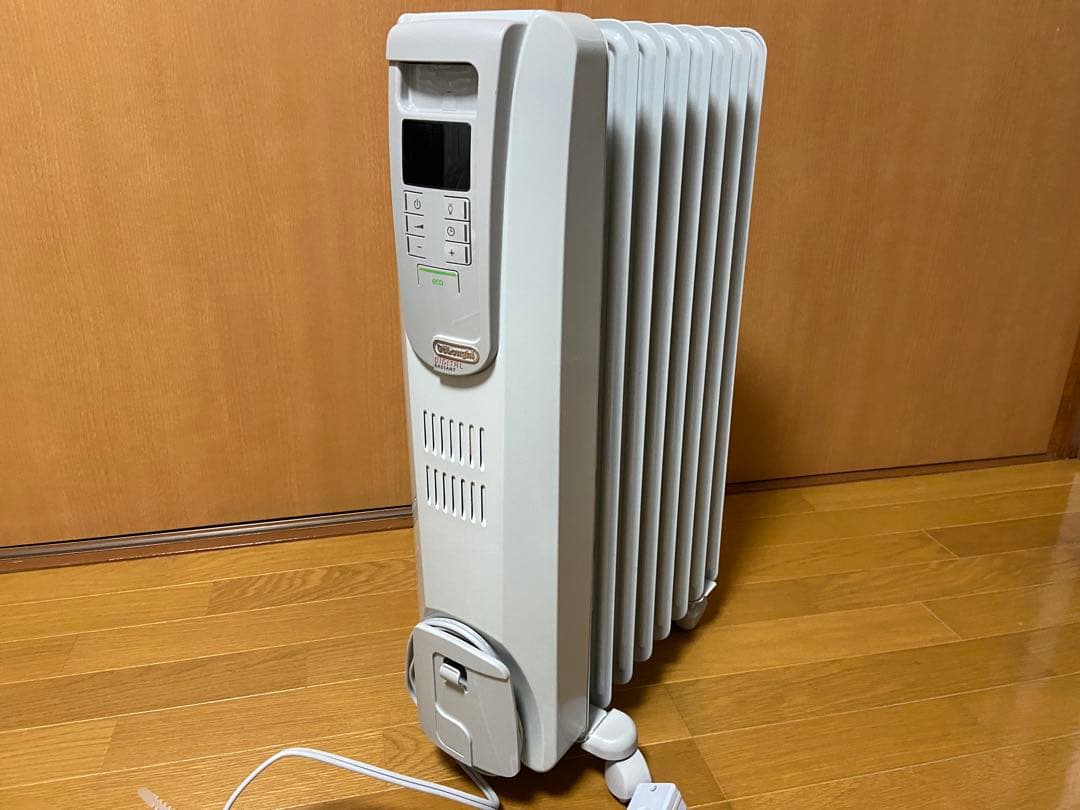 【新品同様】デロンギ ゼロ風暖房 オイルヒーター KHD410812-GC