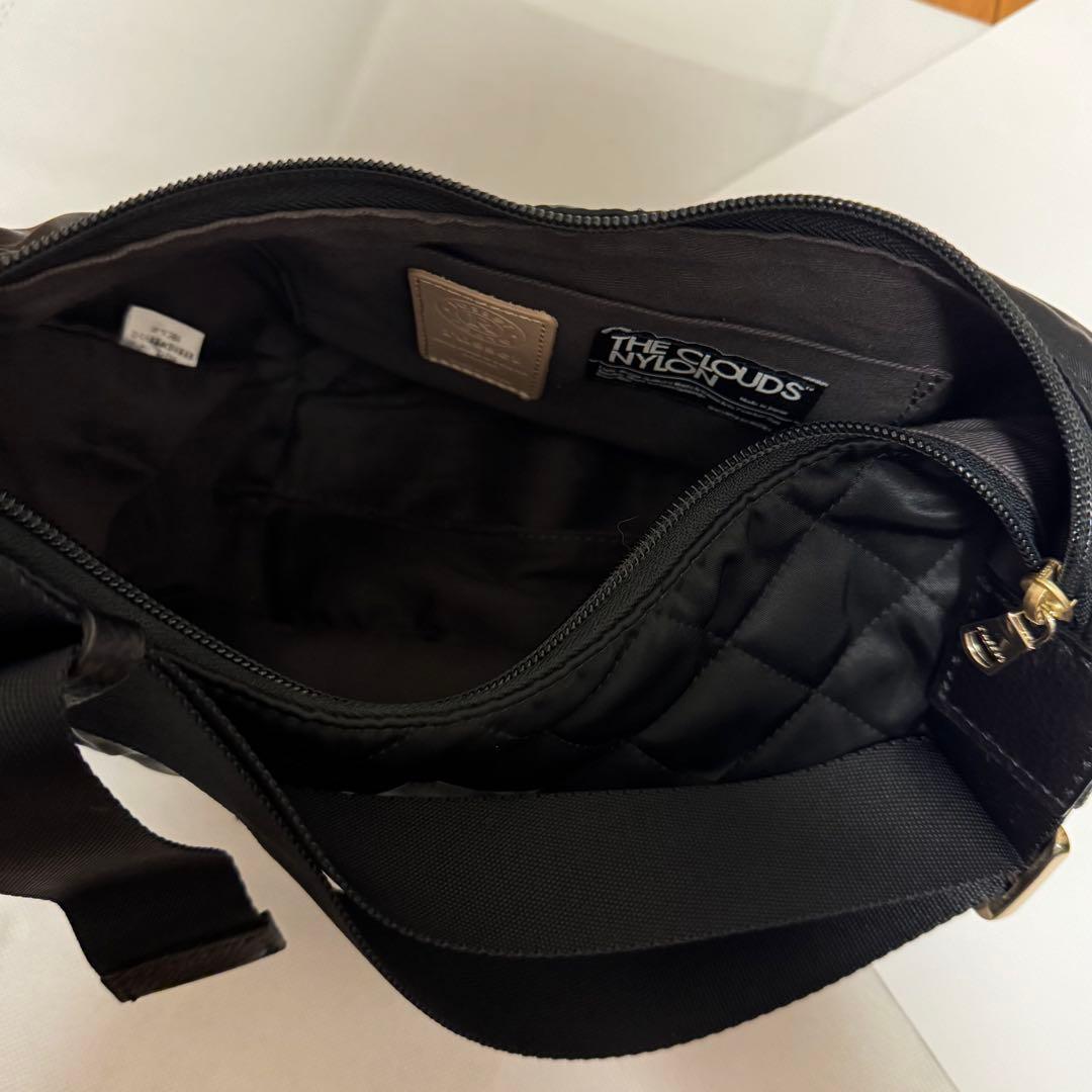 russet キルティングラウンドショルダーバッグ