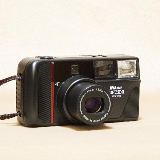 ☆ Nikon TW Zoom QUARTZ DATE (フイルムカメラ)