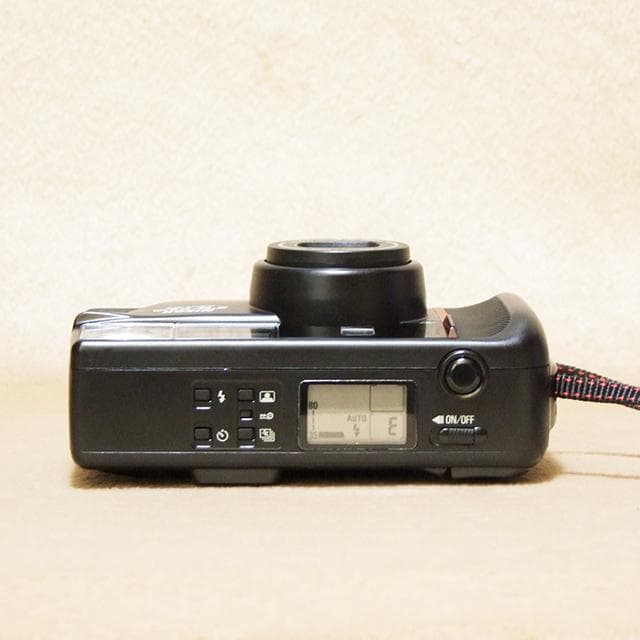 ☆ Nikon TW Zoom QUARTZ DATE (フイルムカメラ)