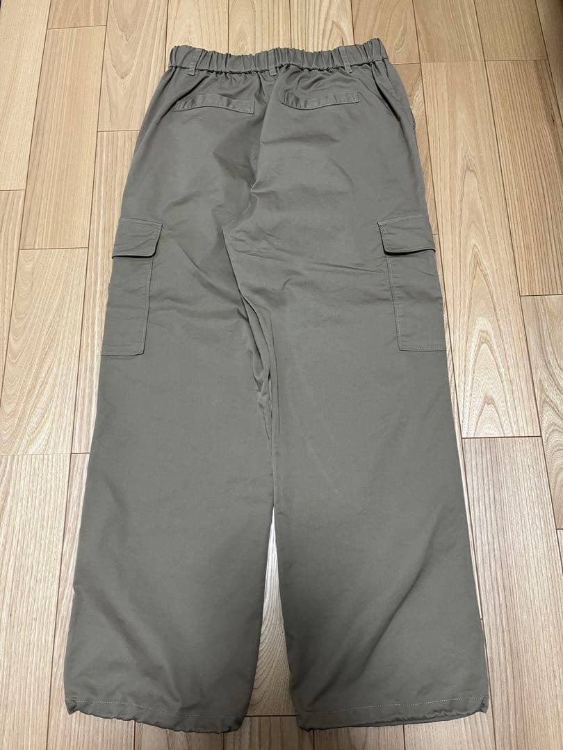 アワーホーム our 裾がしぼれる2wayカーゴパンツ　オリーブ