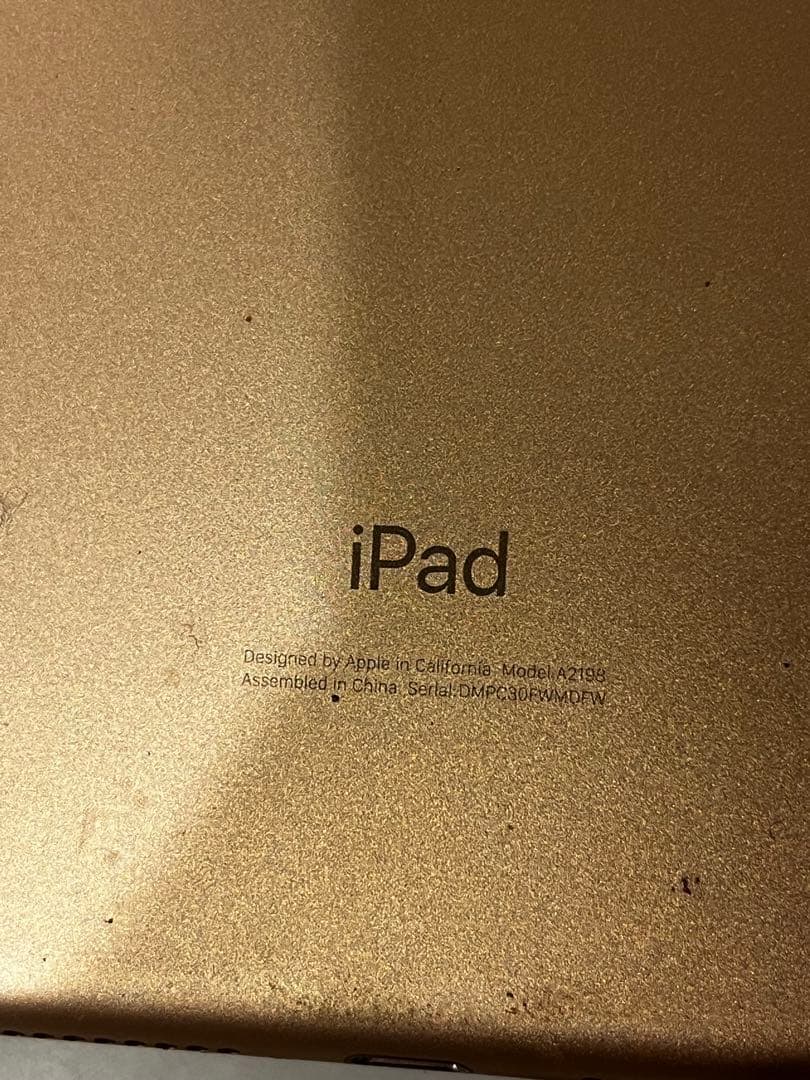 【ジャンク】iPad 第7世代　本体 ゴールド　A2198