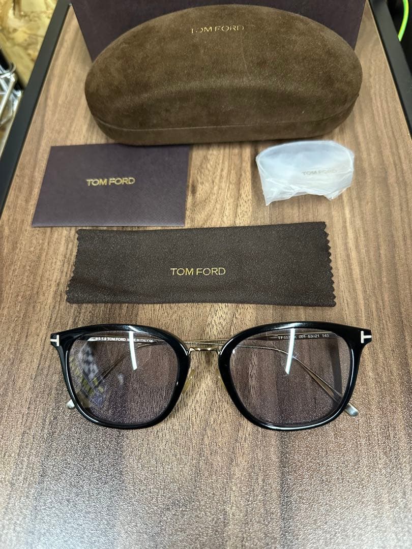 TOM FORD TF5570-K 001 ウェリント　希少モデル