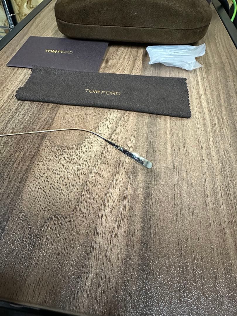 TOM FORD TF5570-K 001 ウェリント　希少モデル