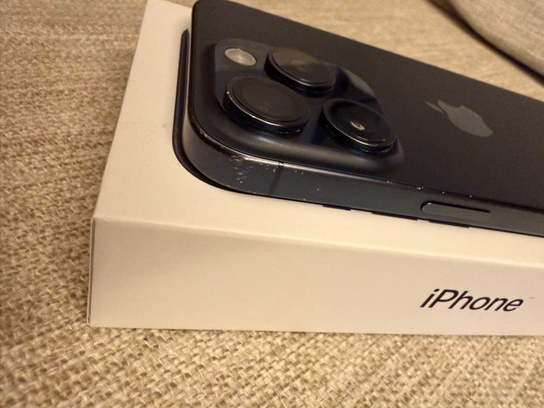 Apple iPhone 15 Pro 256GBブルーチタニウム