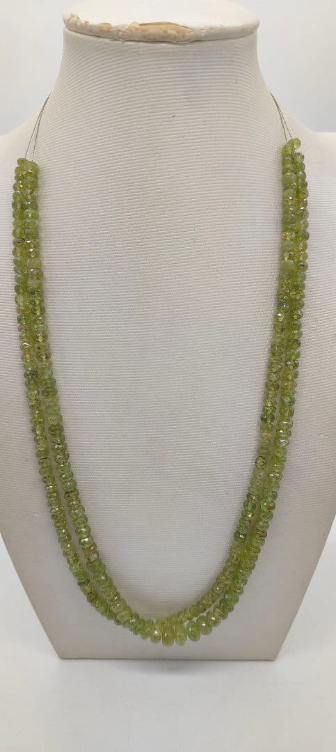 1821. スフェーンボタンカット2本連売り