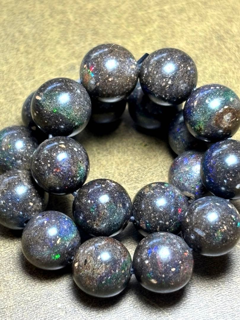 高品質！！　ブラックマトリックスオパールブレス約10.5㎜（新品）虹色遊色キラ2