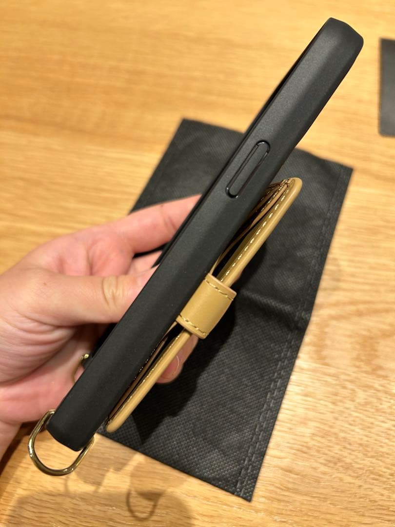 週末値下げ。BANDOLIER 15Pro用 ケース　bandolier