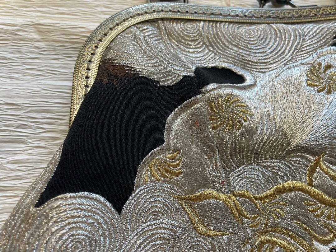 古布リメイクがま口バッグ　留袖　唐獅子　刺繍