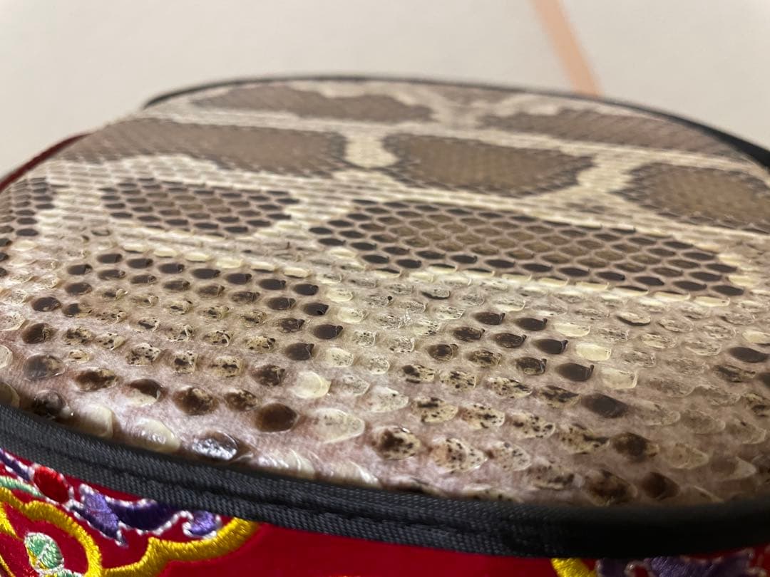 【みっこ】三味線本体 蛇皮 網目模様 セミハードケース、スタンド、付属品