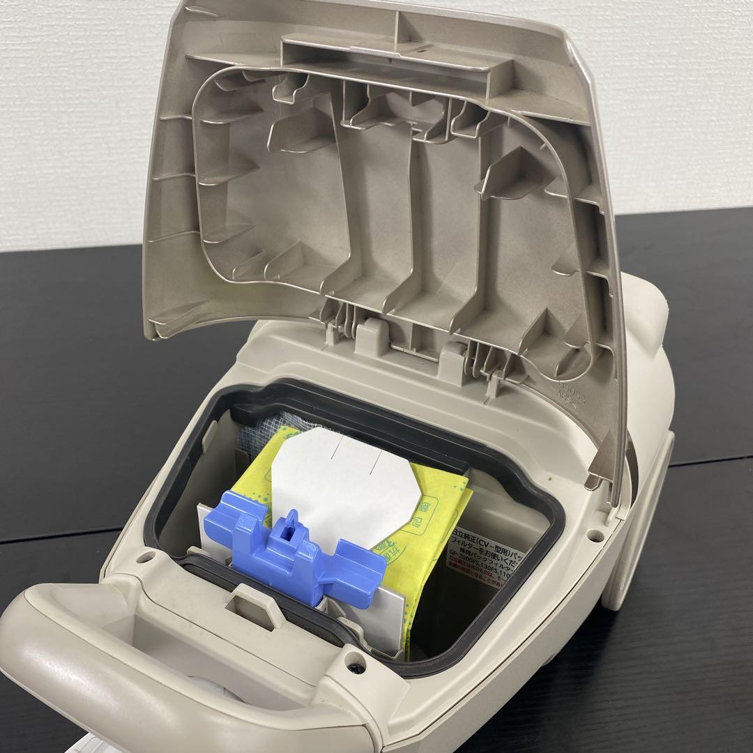 送料込み＊HITACHI 掃除機 2019年製＊0526-1