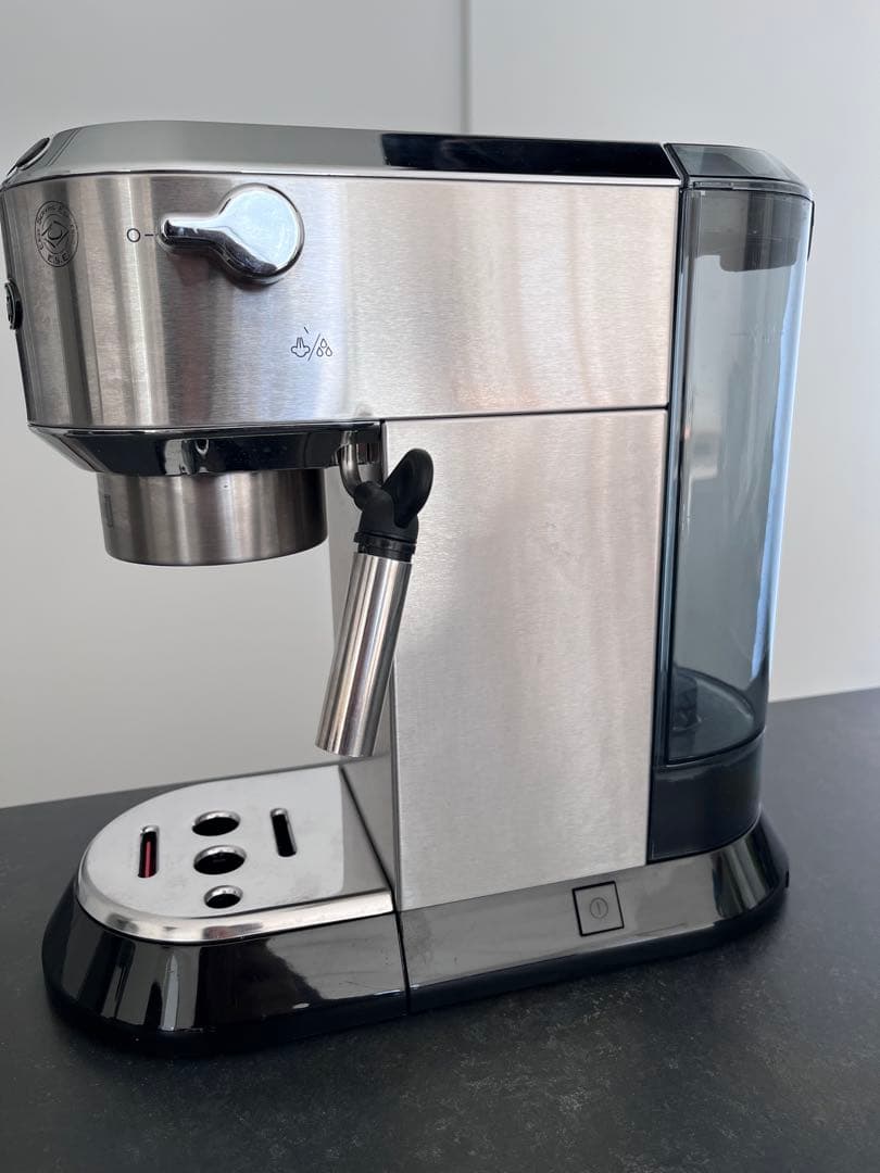 デロンギ デディカ エスプレッソ・カプチーノメーカーEC680 DeLonghi