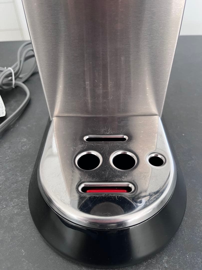 デロンギ デディカ エスプレッソ・カプチーノメーカーEC680 DeLonghi