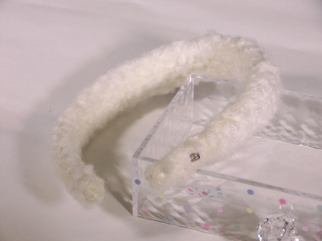 Alexandre ホワイトファー風カチューシャ