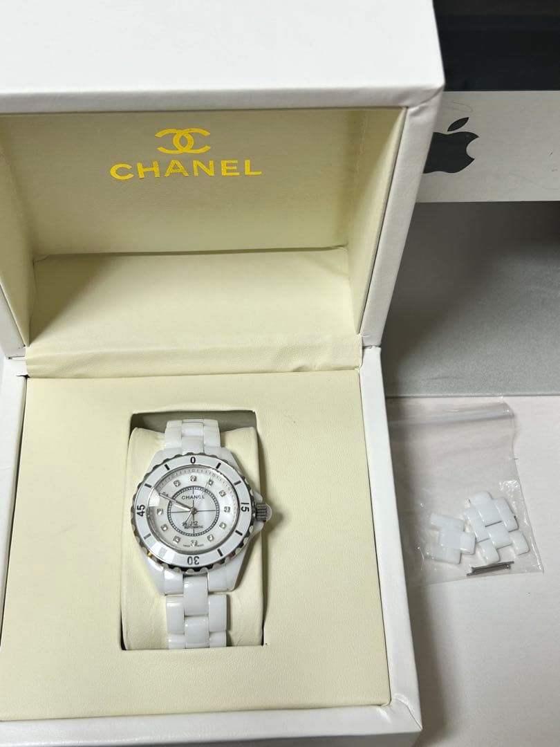 CHANEL J12 ホワイトセラミック 時計