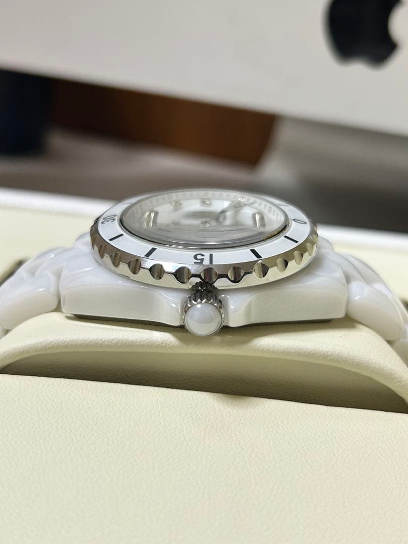 CHANEL J12 ホワイトセラミック 時計