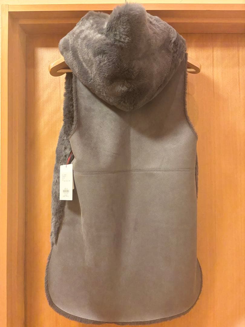 【新品未使用】PASSIONE フェークファー　フード付きベスト
