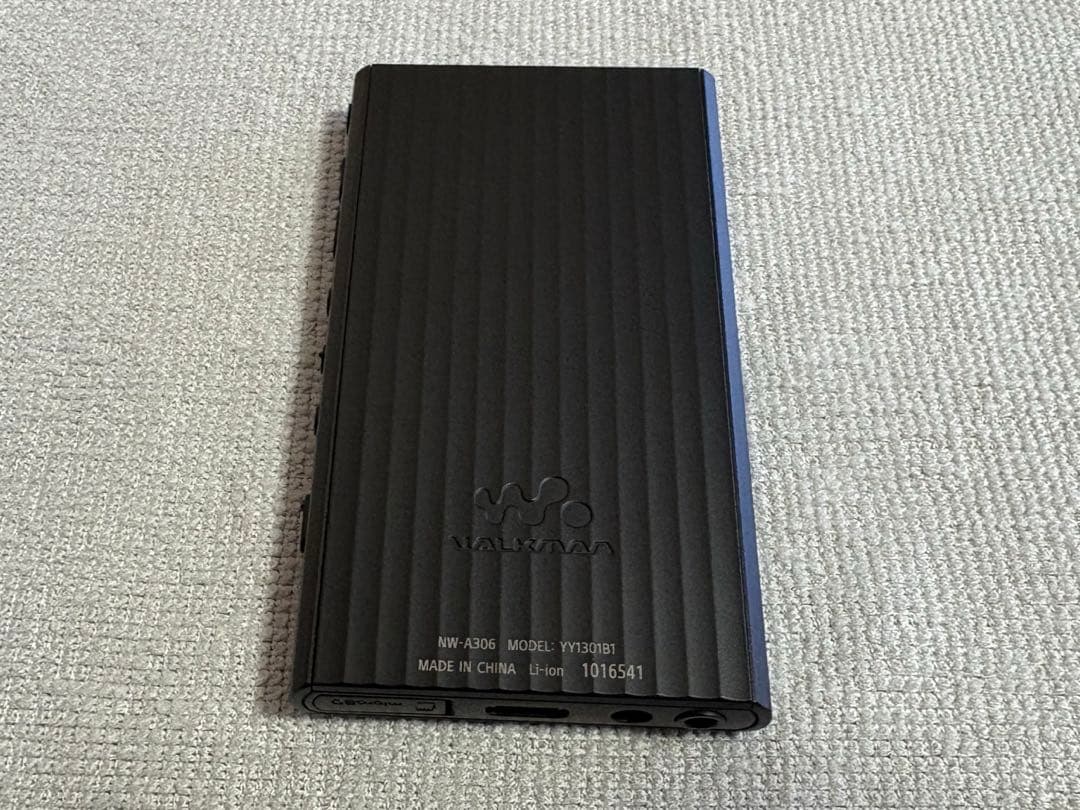 SONY ウォークマン NW-A306 デジタルオーディオプレーヤー　ケース付き