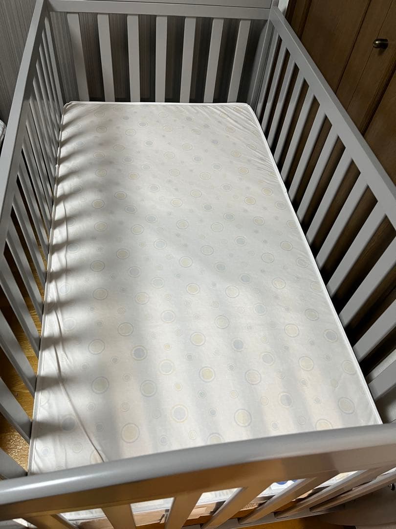 N*5様 Delta Children 3-in-1ベビーベッド、マット付