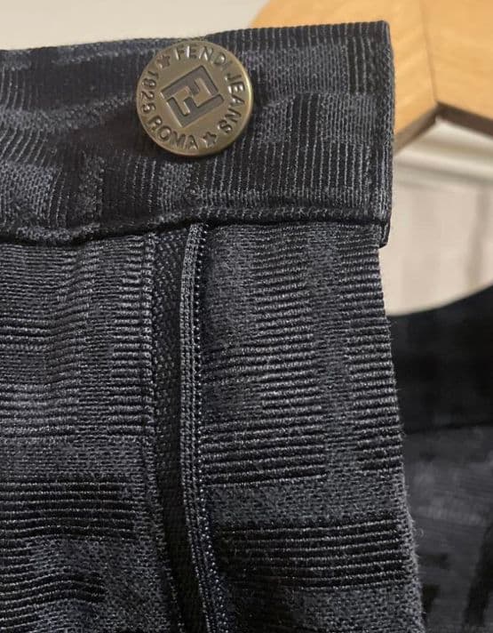 最終お値下げ！未使用に近い:フェンディ　ハ−フパンツ