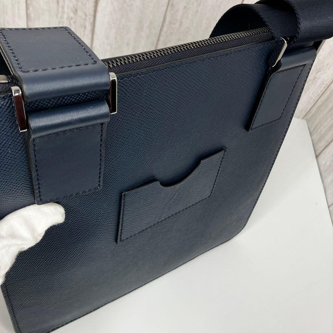 新品タグ付き　マイケルコース ショルダーバッグ メンズ レザー ブラック