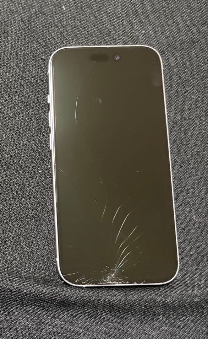 iphone15 無印　128gb 画面割れ　86%