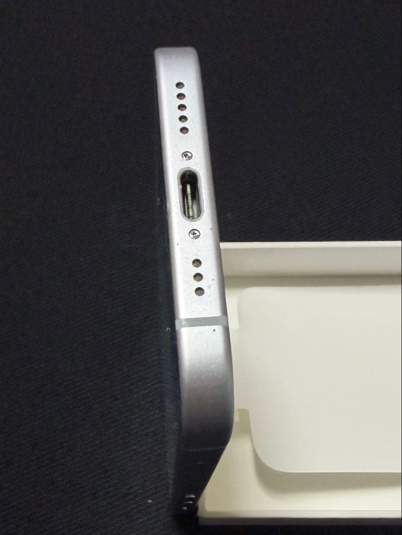 iphone15 無印　128gb 画面割れ　86%