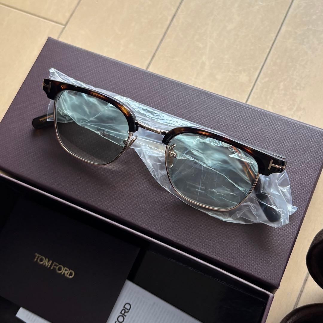 新品 TOM FORD サングラス FT1119-D 52N 47 正規品