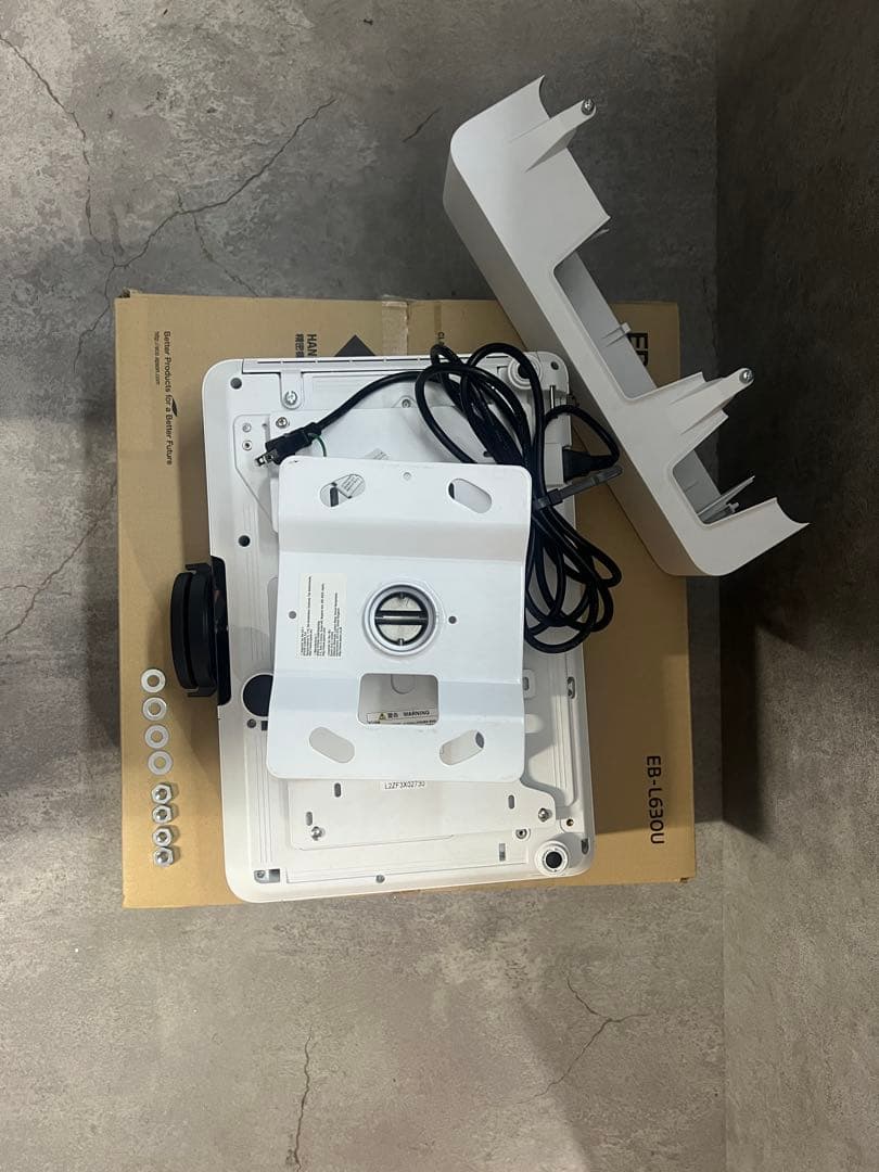 マッピング EPSON EB-L630U プロジェクター 天吊セット 1年使用