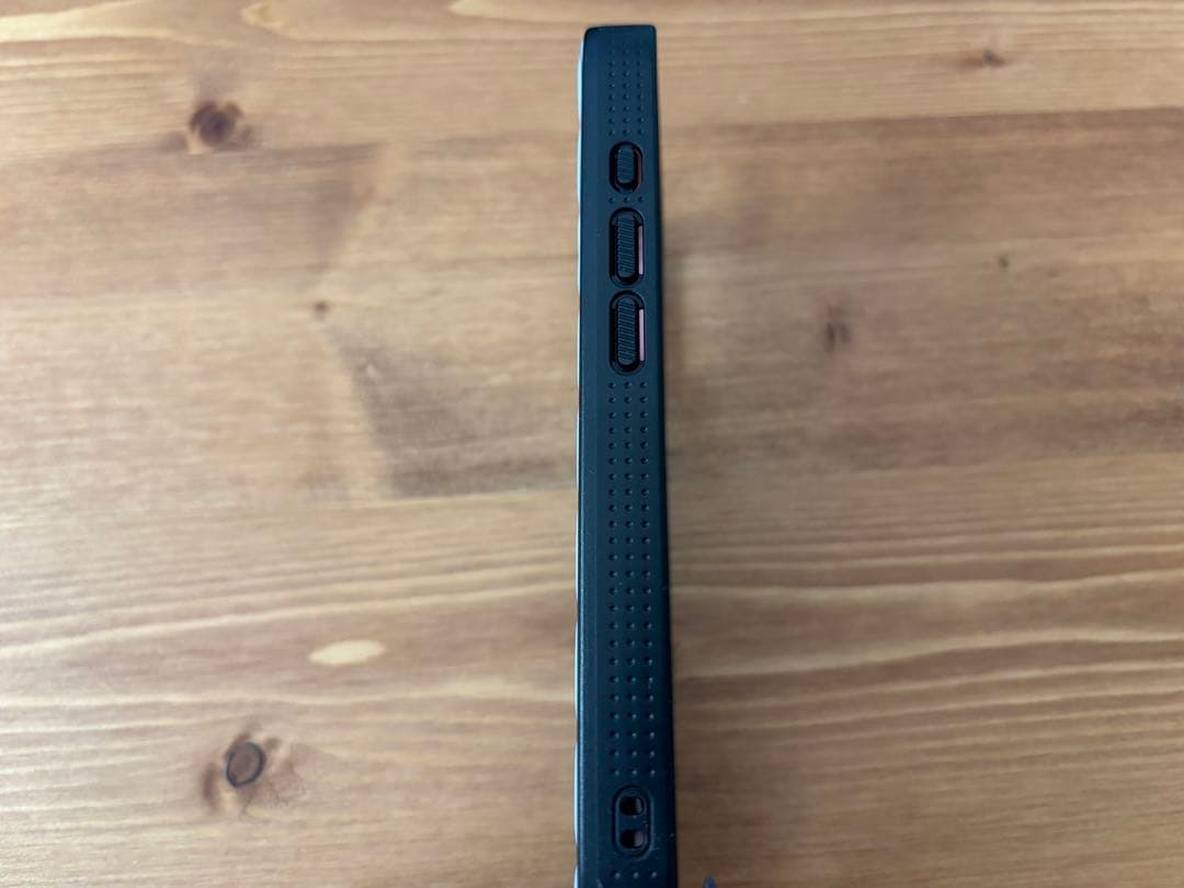 【新品・未使用】BURGA iPhone17ケース