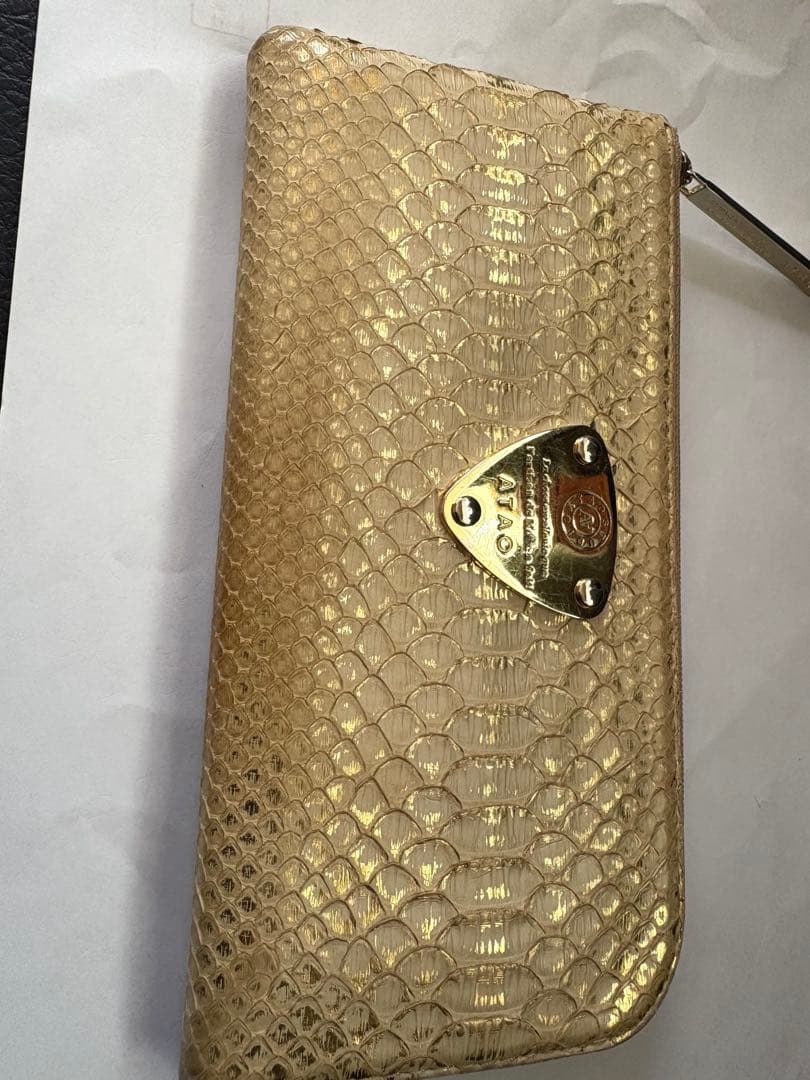 ATAOゴールド ヘビ柄 長財布