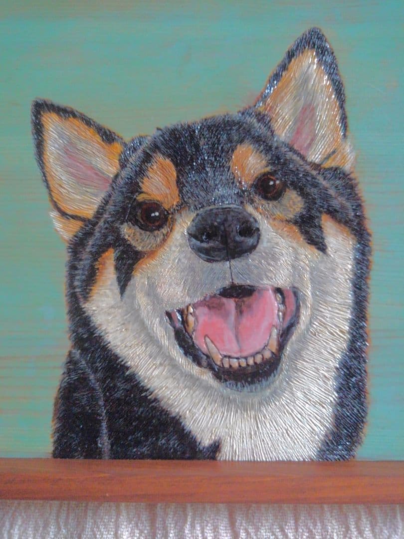 黒柴の木製壁掛け