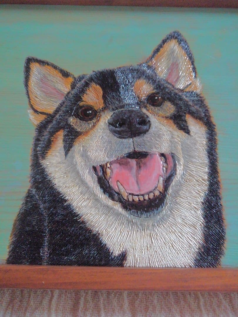 黒柴の木製壁掛け