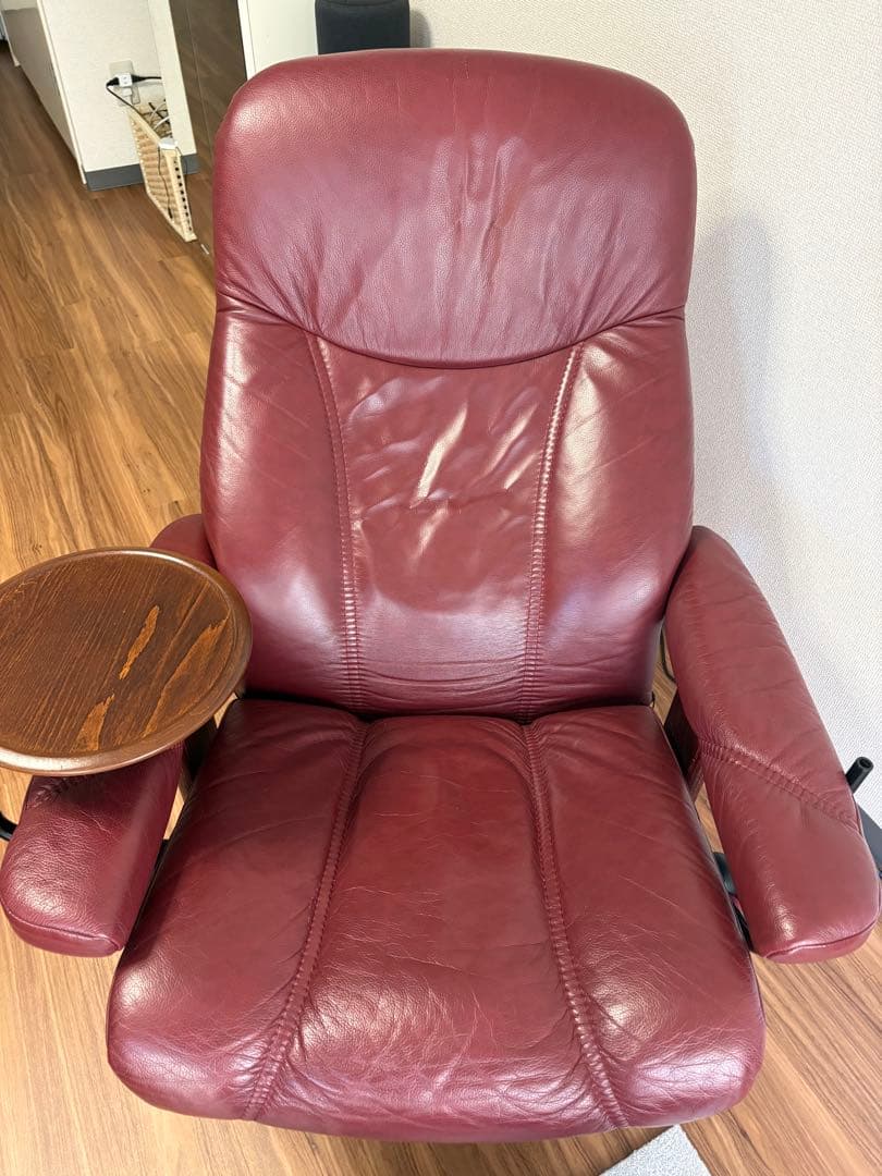 エコーネス　ストレスレスチェアー（オットマンは別売り）　サイドテーブル付き