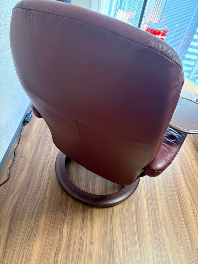 エコーネス　ストレスレスチェアー（オットマンは別売り）　サイドテーブル付き