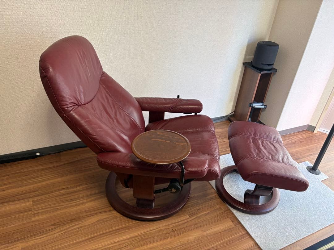 エコーネス　ストレスレスチェアー（オットマンは別売り）　サイドテーブル付き