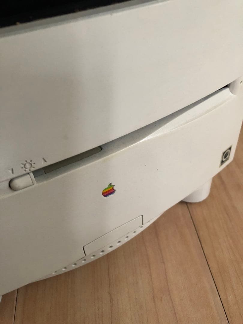ひ*ざ様 【魔改造】Apple Macintosh Color Classic