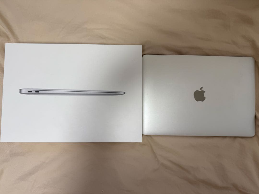 充放電回数60回以下　M1 MacBook Air 256GB シルバー　JIS