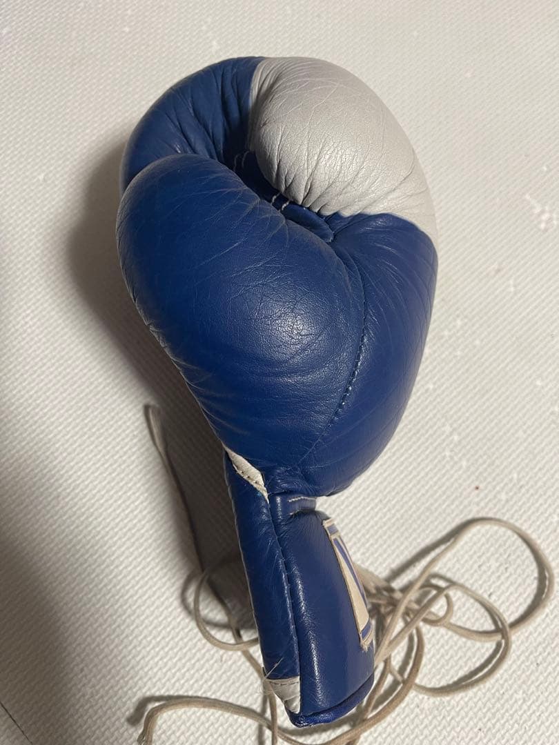 廃盤Winning グローブ 青/白 ひも式10オンス訳アリ